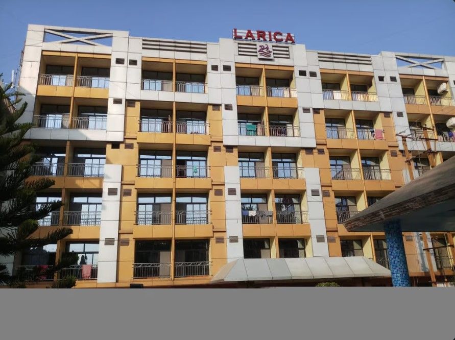 Larica Holiday Inn