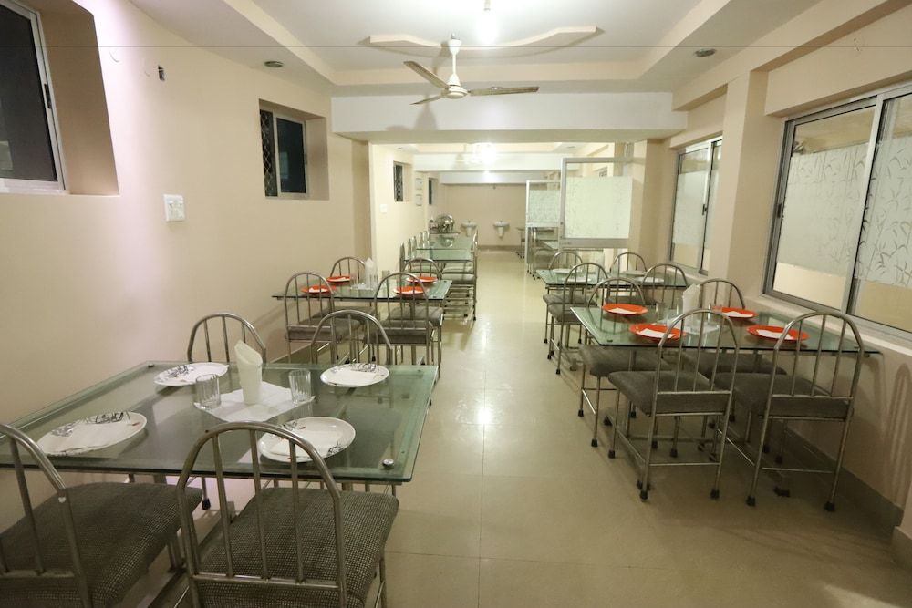 undefined Larica Holiday Inn 5