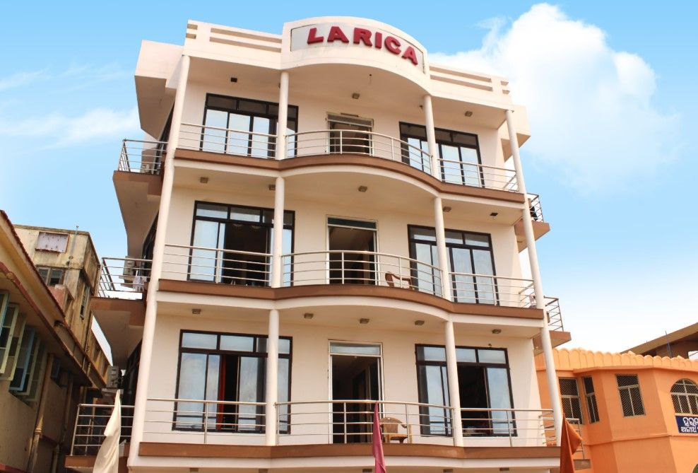 Larica Holiday Inn