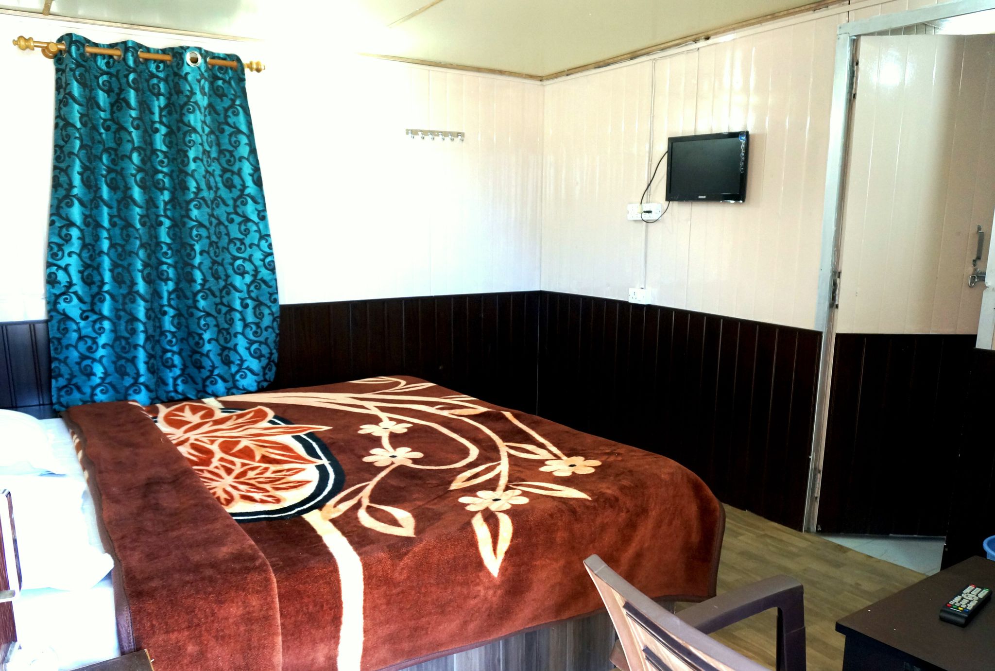 Snow View Huts Deluxe Room (Lake View) 16