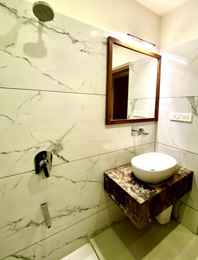 Ranbanka Heritage Resort Deluxe AC Room 10