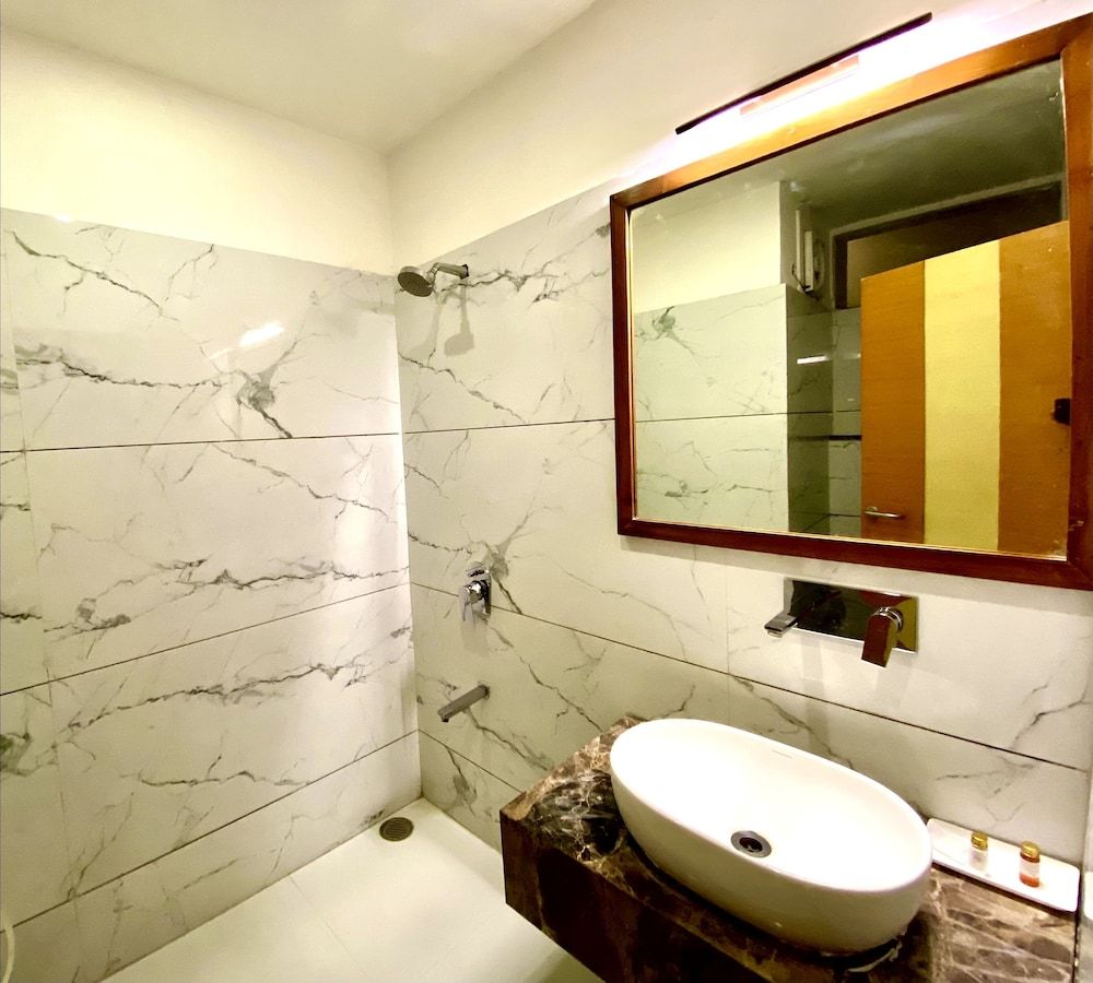 Ranbanka Heritage Resort Deluxe AC Room 9