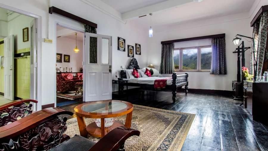 Central Gleneagles Resort Super Deluxe Room with Mountain View 6