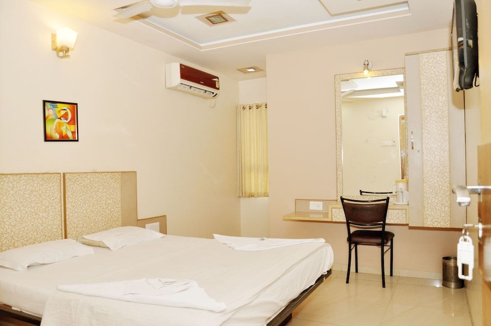 Deluxe Double or Twin A/C Room