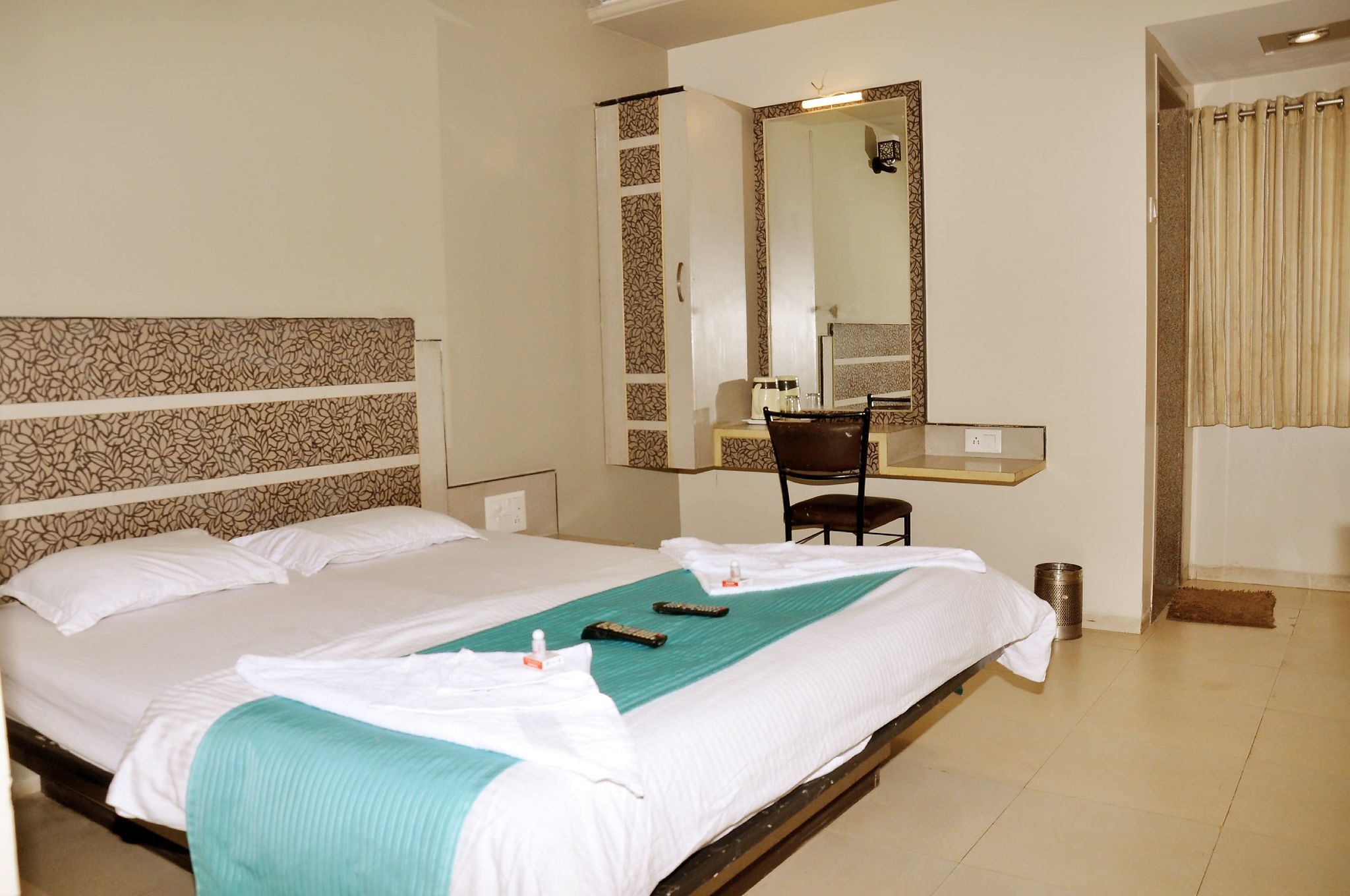 HOTEL SAI SURAJ PALACE DOUBLE BED NON A/C