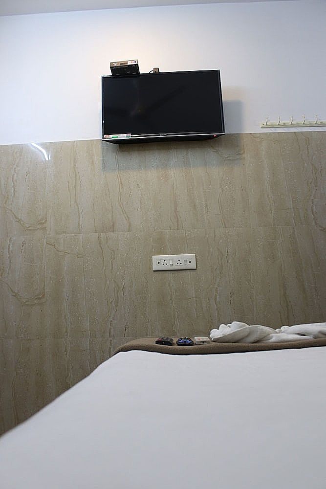 Saravanan Lodge Economy Single Room Non A/C 2