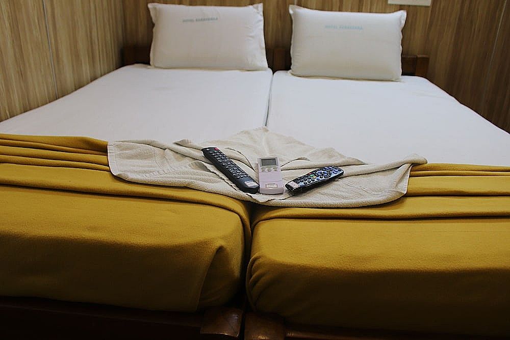 Saravanan Lodge Economy Single Room Non A/C 5