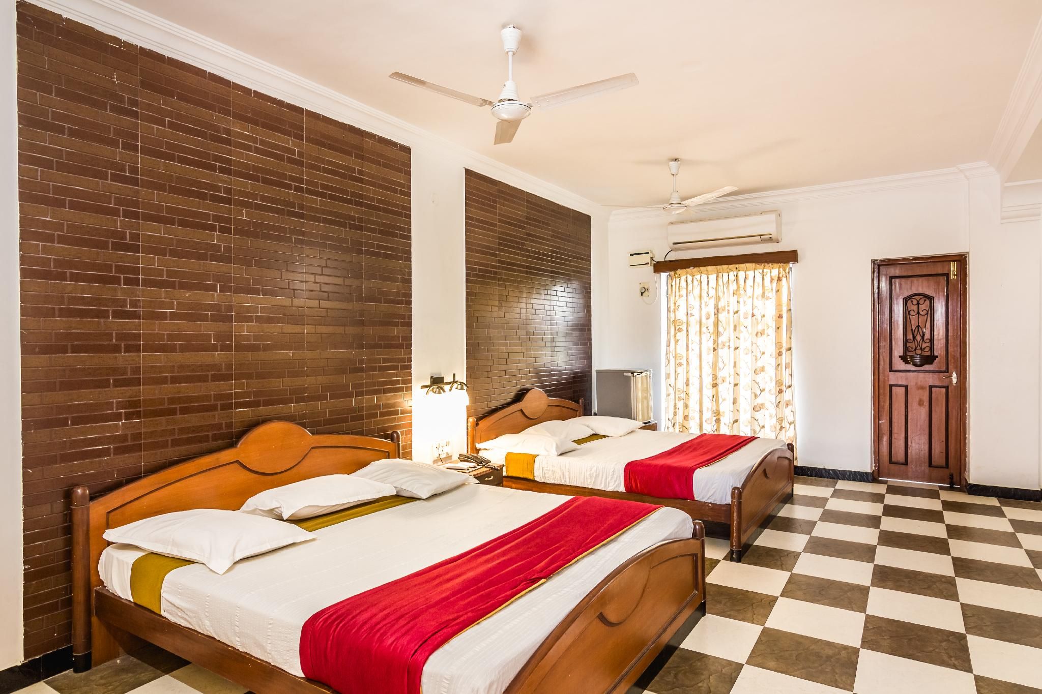 Family Room with Fan