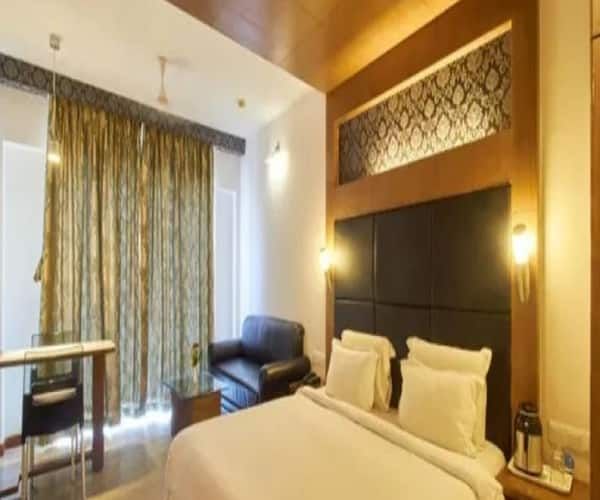 Kakkson Villa Luxury Four Bedded AC 17