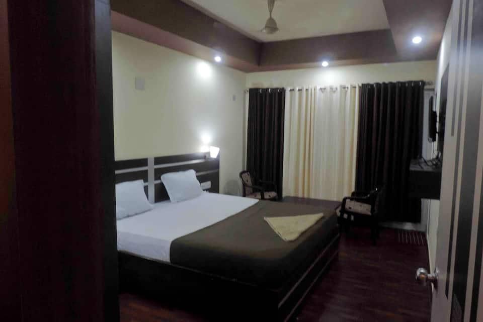 Kakkson Villa Luxury Four Bedded AC 72