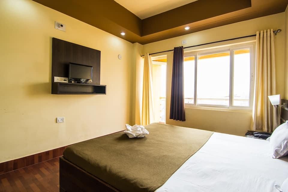 Kakkson Villa Luxury Four Bedded AC 73