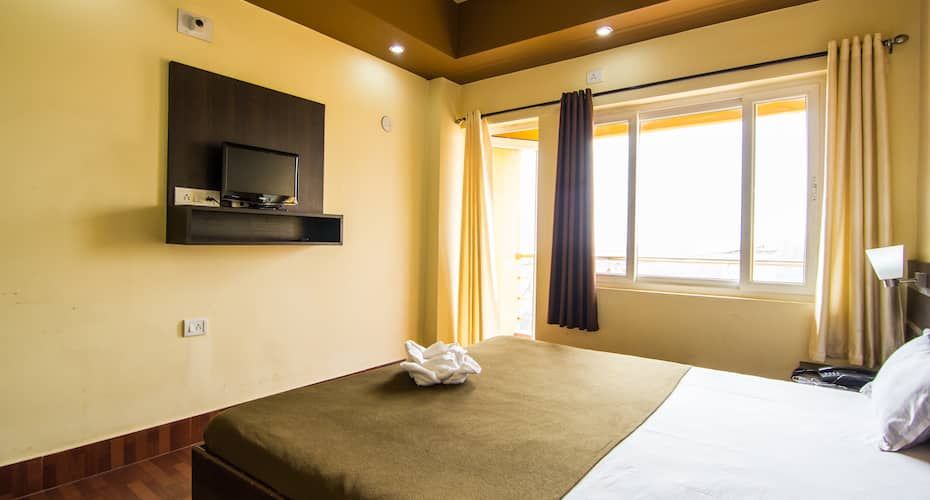 Kakkson Villa Luxury Four Bedded AC 10