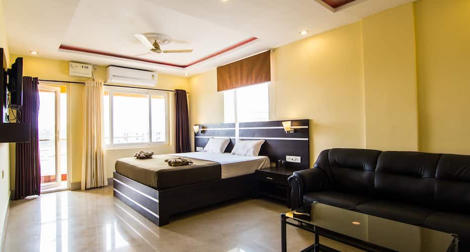 Kakkson Villa Luxury Four Bedded AC 8