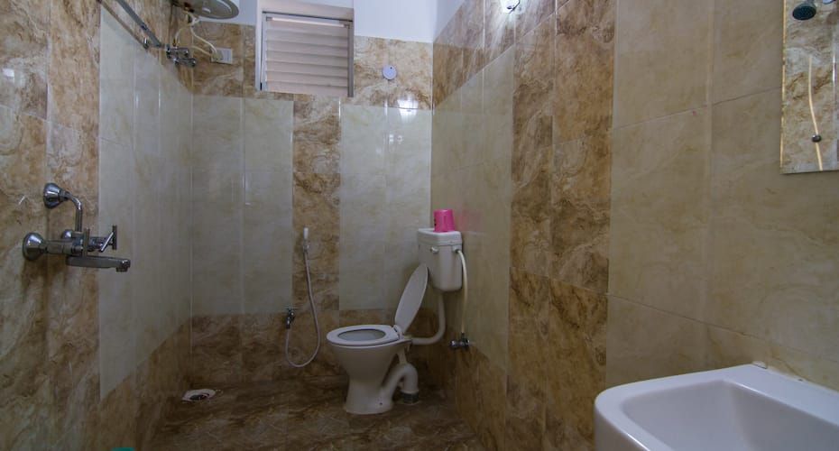 Kakkson Villa Luxury Four Bedded AC 74