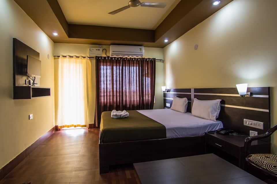 Kakkson Villa Luxury Four Bedded AC 68