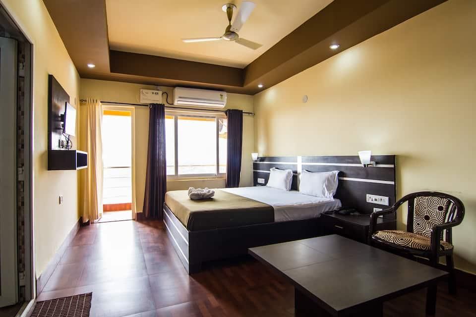 Kakkson Villa Luxury Four Bedded AC 70