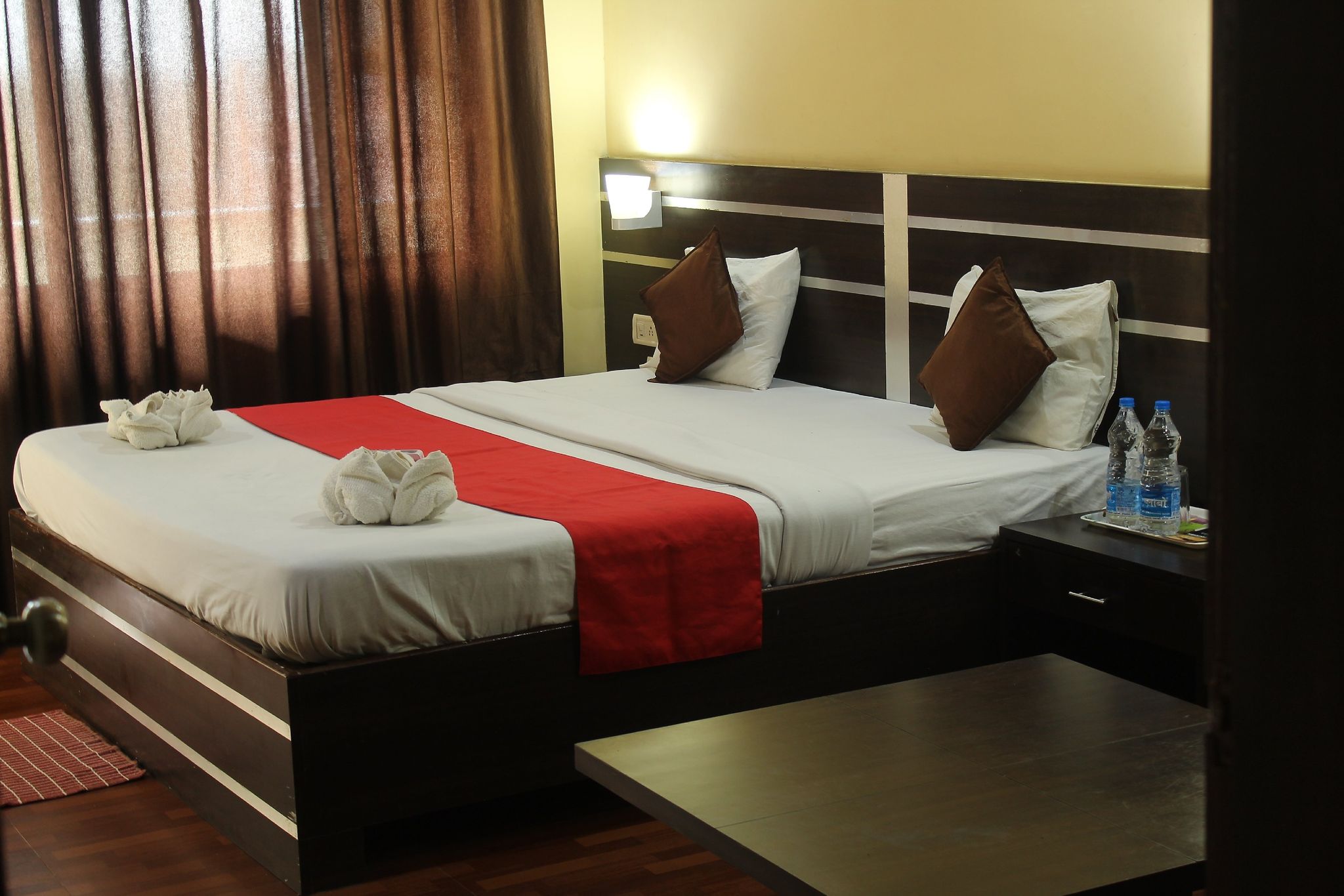 Kakkson Villa Luxury Four Bedded AC 24