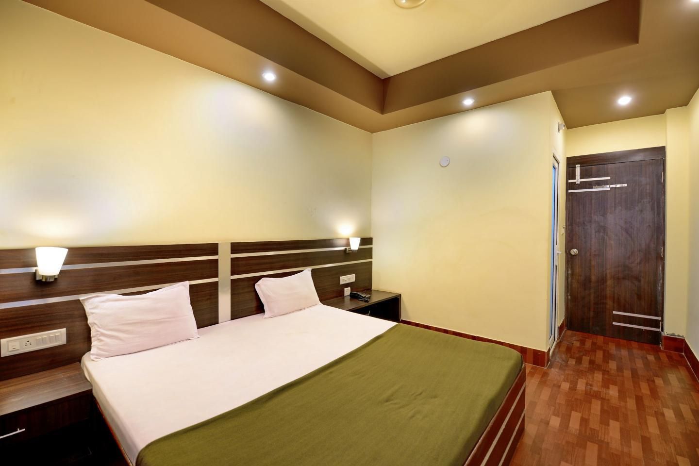 Kakkson Villa Luxury Four Bedded AC 48