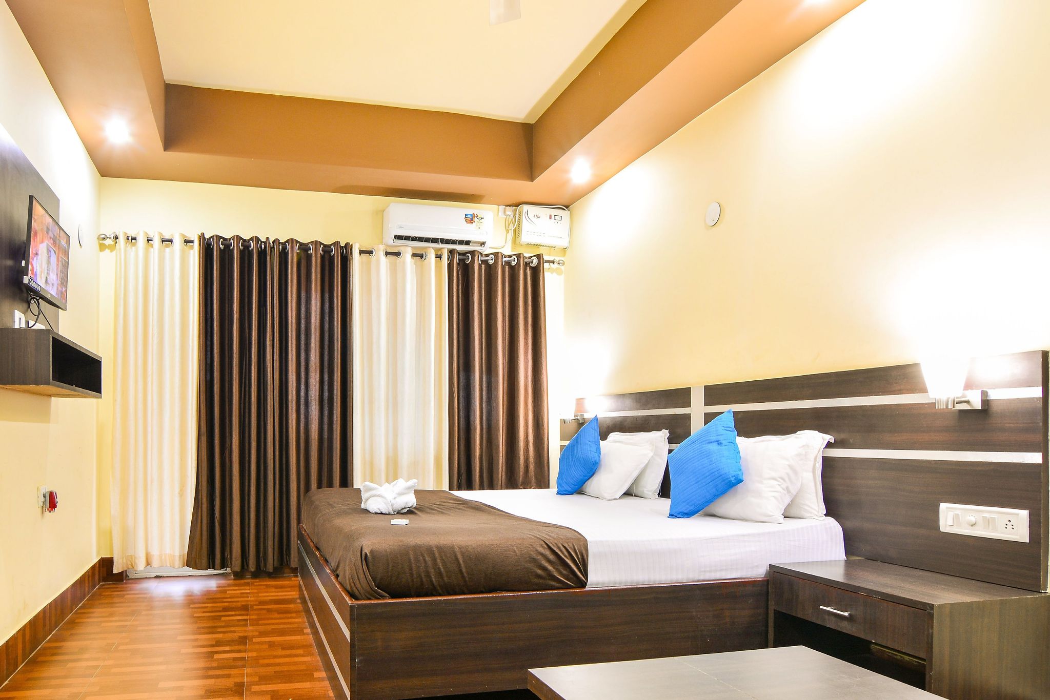 Kakkson Villa Luxury Four Bedded AC 61