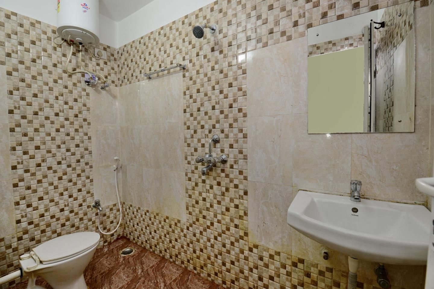 Kakkson Villa Luxury Four Bedded AC 77