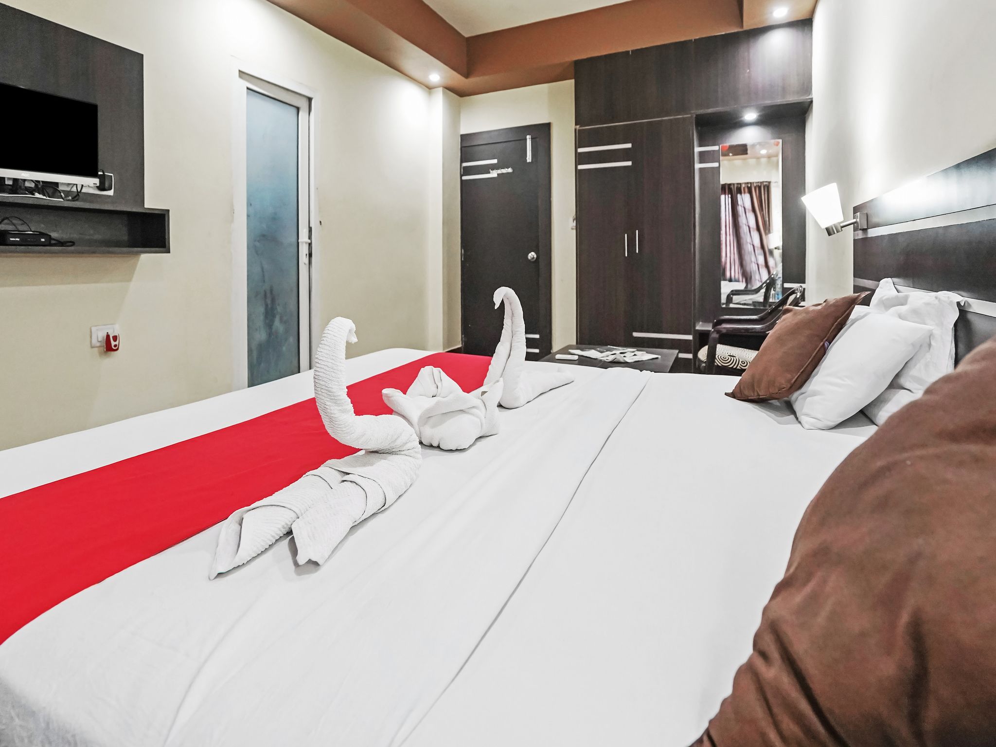 Kakkson Villa Luxury Four Bedded AC 54