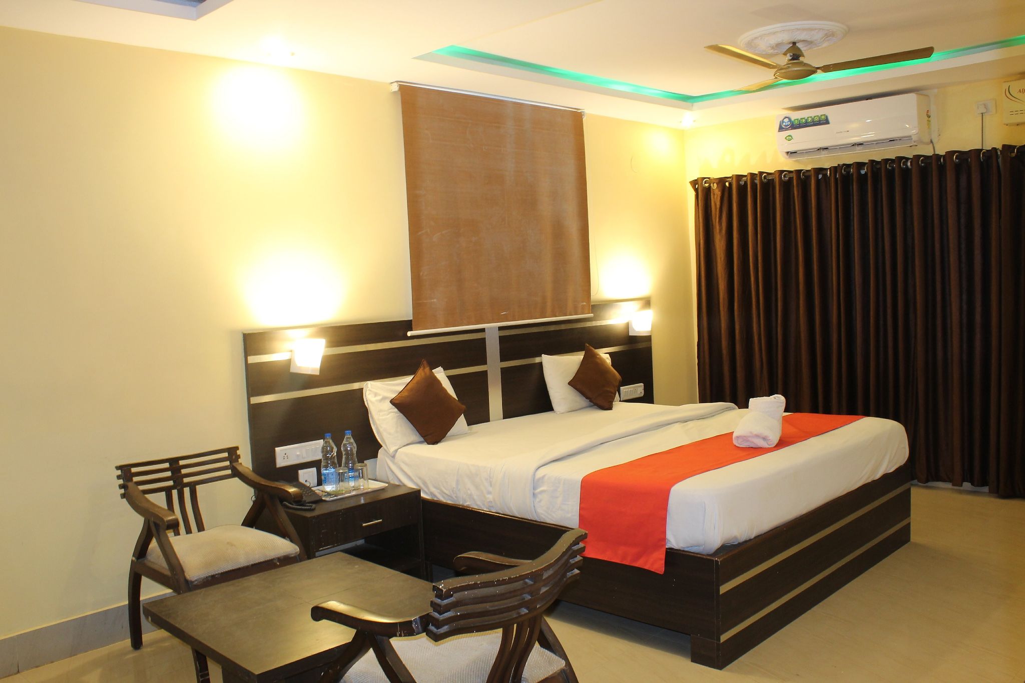 Kakkson Villa Luxury Four Bedded AC 29