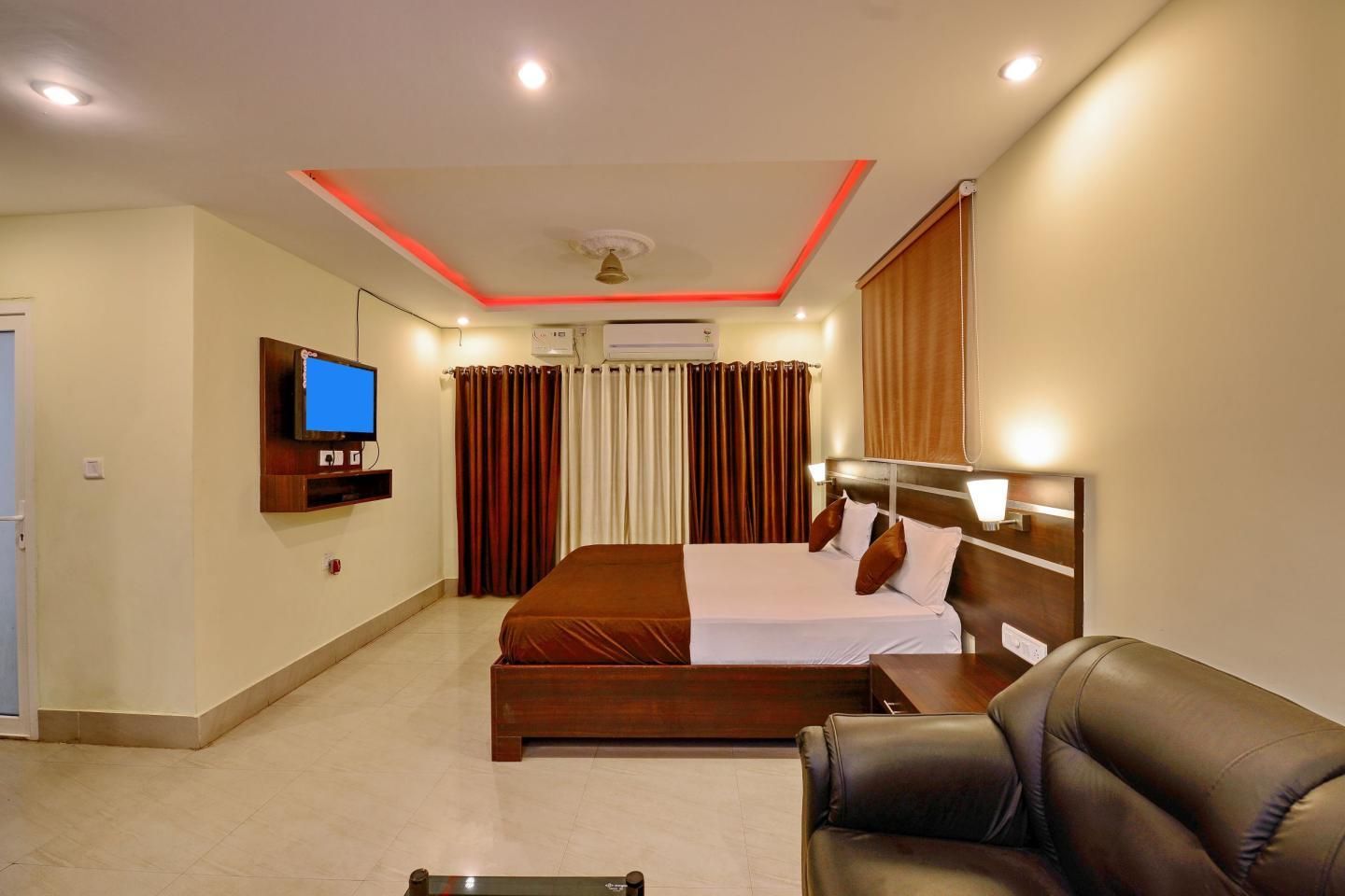 Kakkson Villa Luxury Four Bedded AC 84