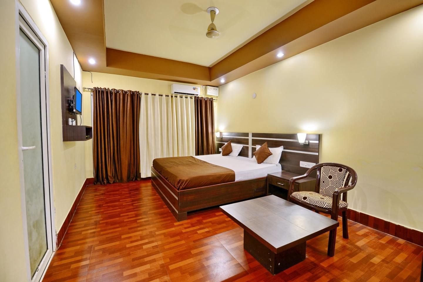 Kakkson Villa Luxury Four Bedded AC 44