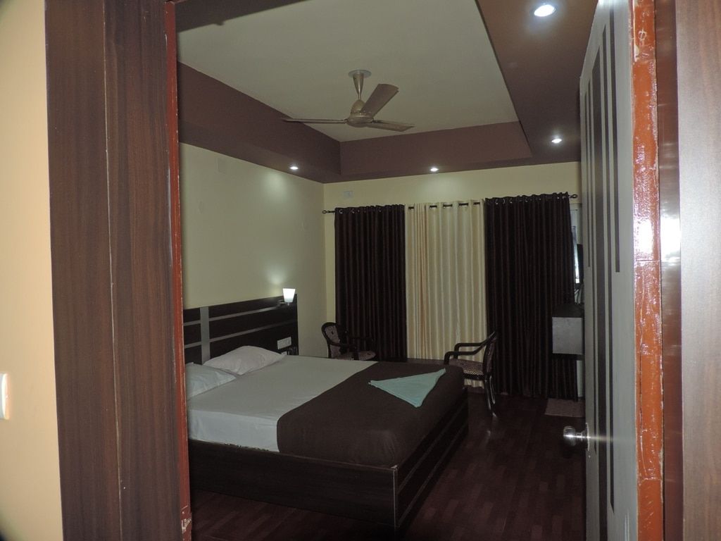 Kakkson Villa Luxury Four Bedded AC 38