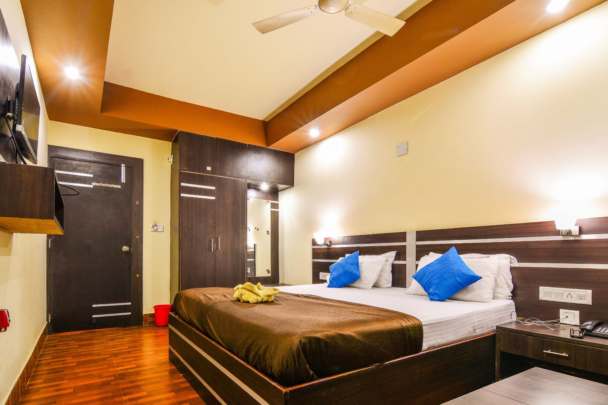 Kakkson Villa Luxury Four Bedded AC 26