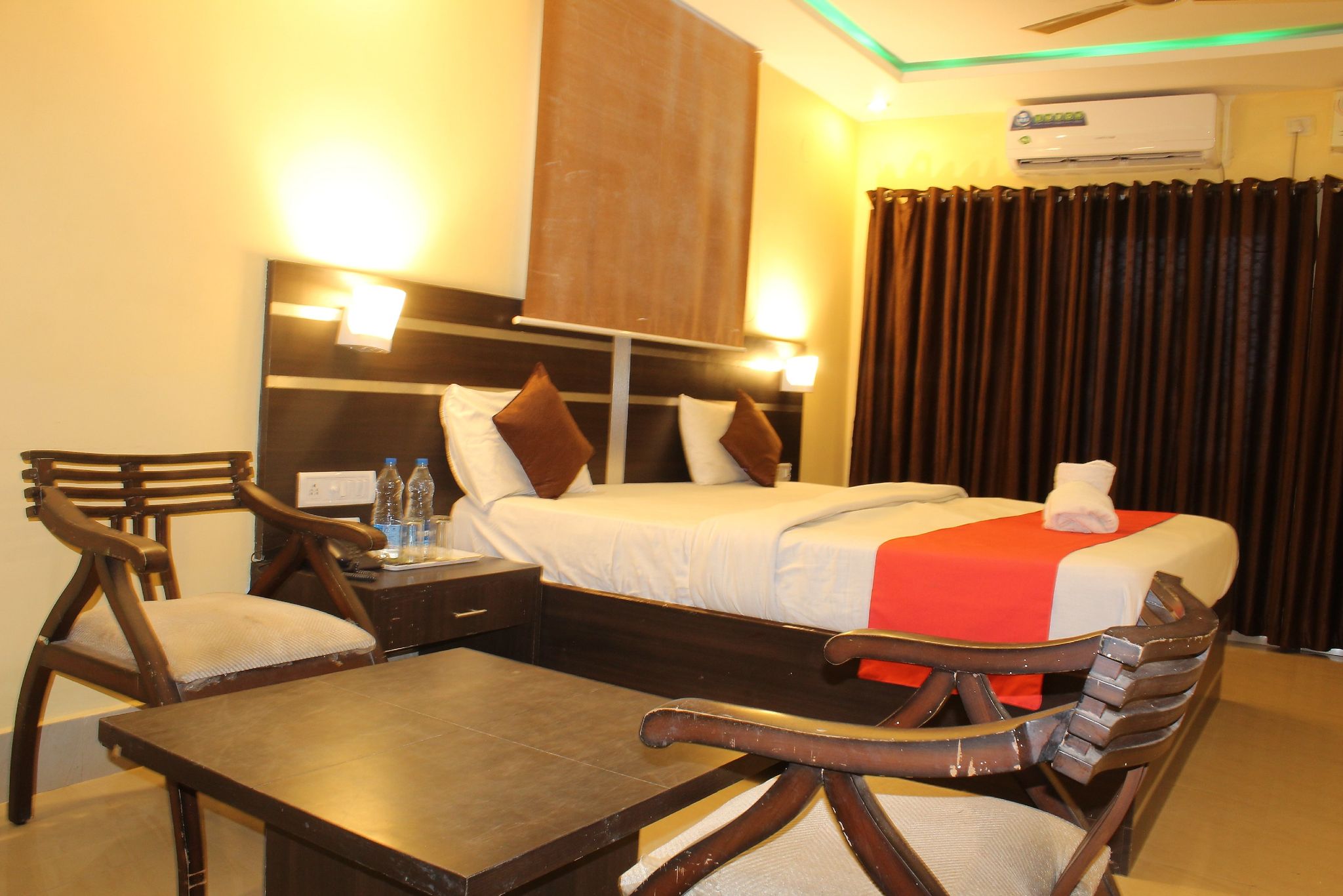 Kakkson Villa Luxury Four Bedded AC 30