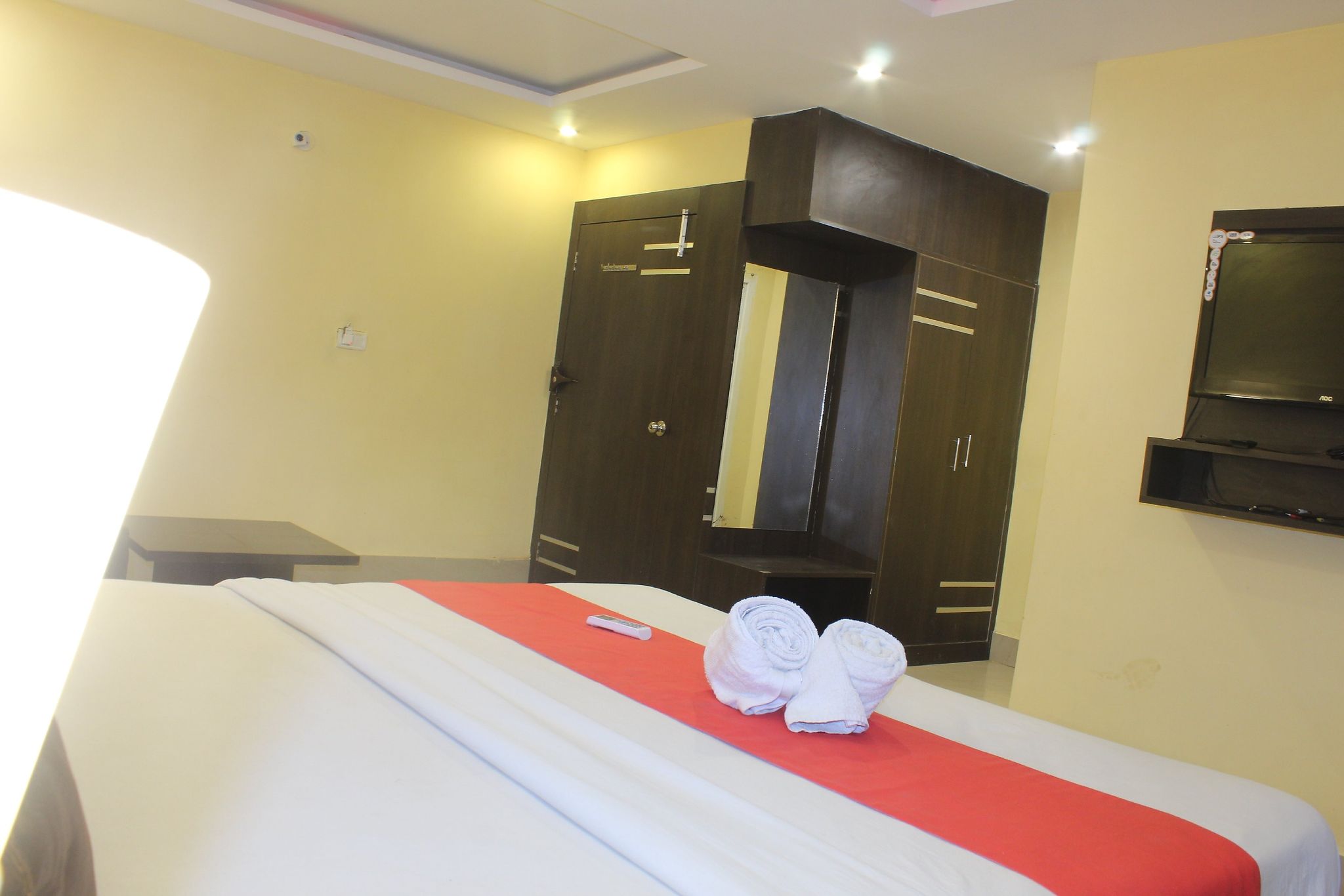 Kakkson Villa Luxury Four Bedded AC 43