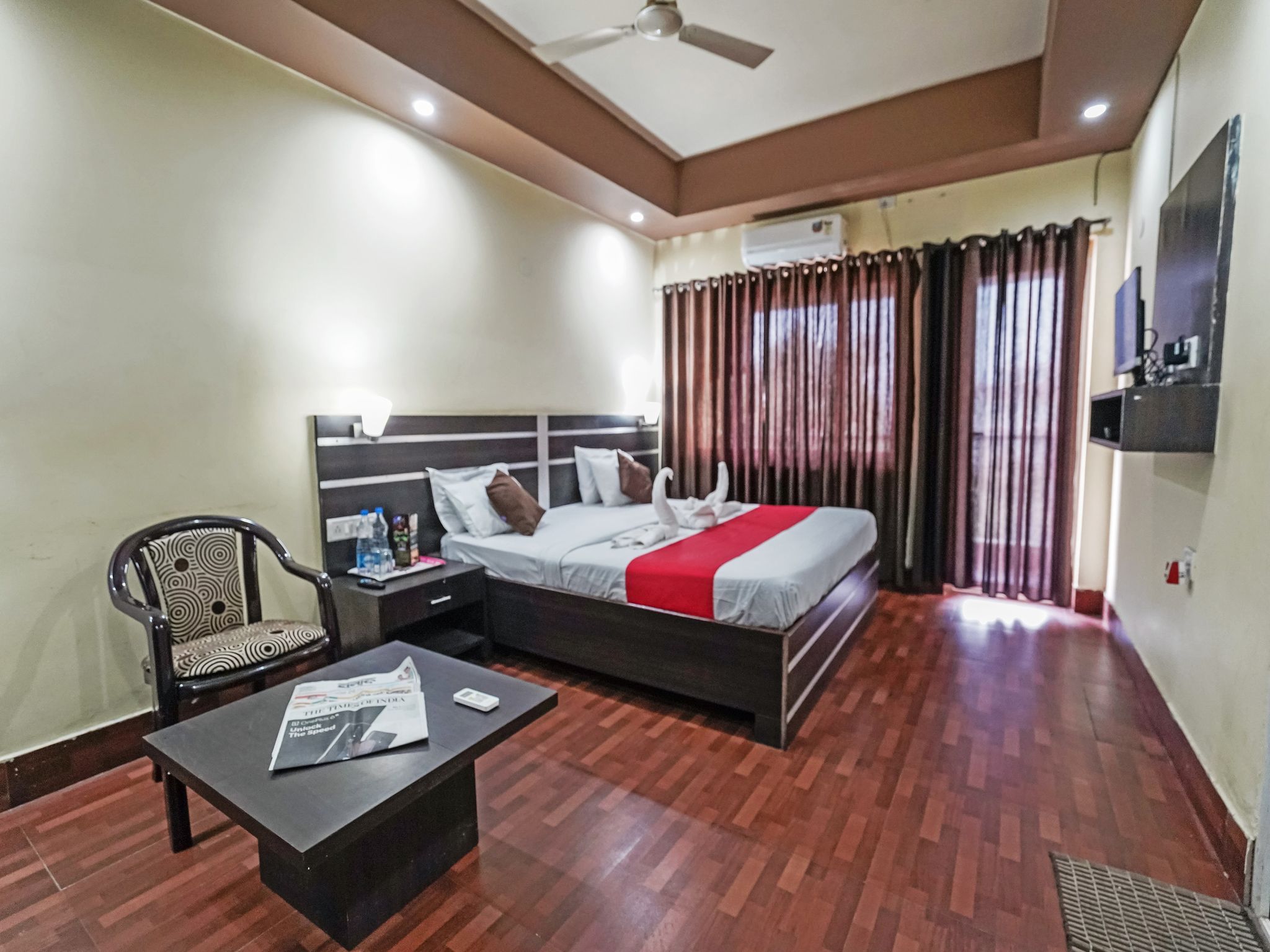 Kakkson Villa Luxury Four Bedded AC 37