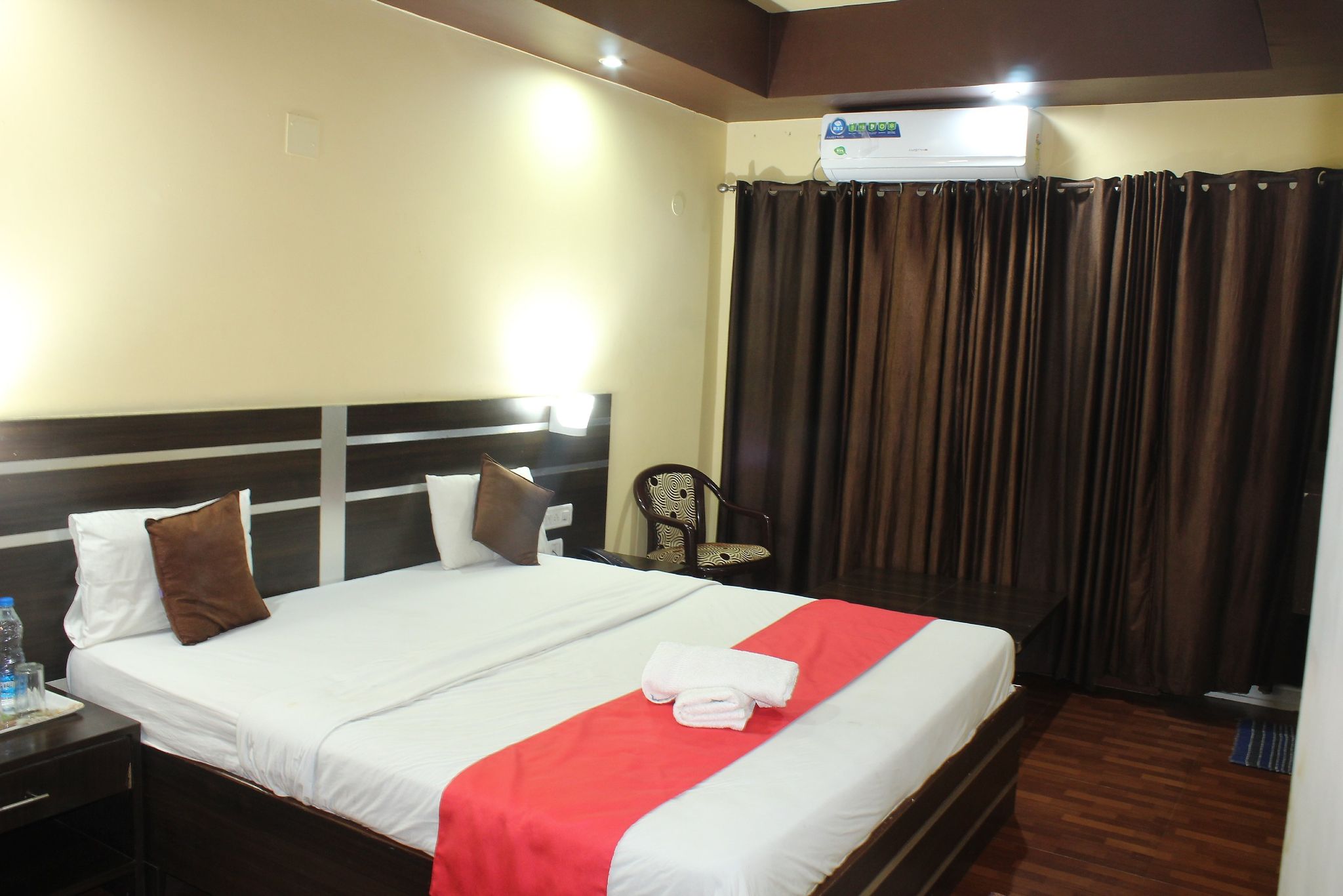 Kakkson Villa Luxury Four Bedded AC 63