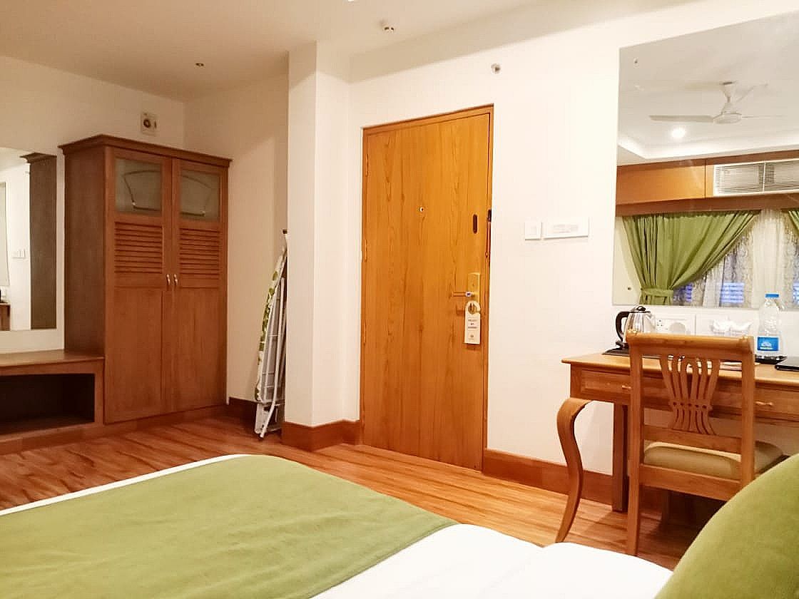 Hill Palace Hotel & Spa Deluxe Room 3