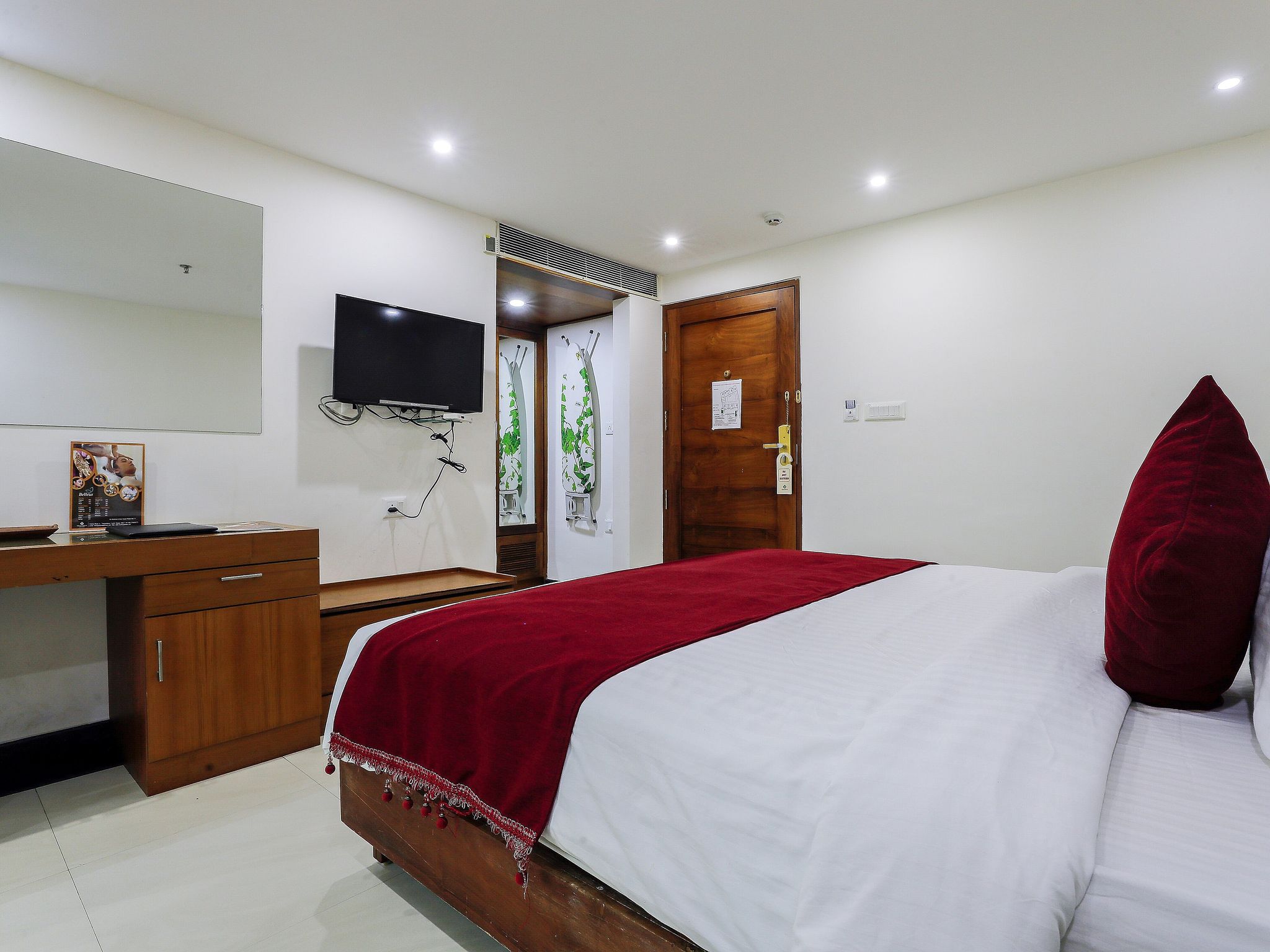 Hill Palace Hotel & Spa Deluxe Room 4