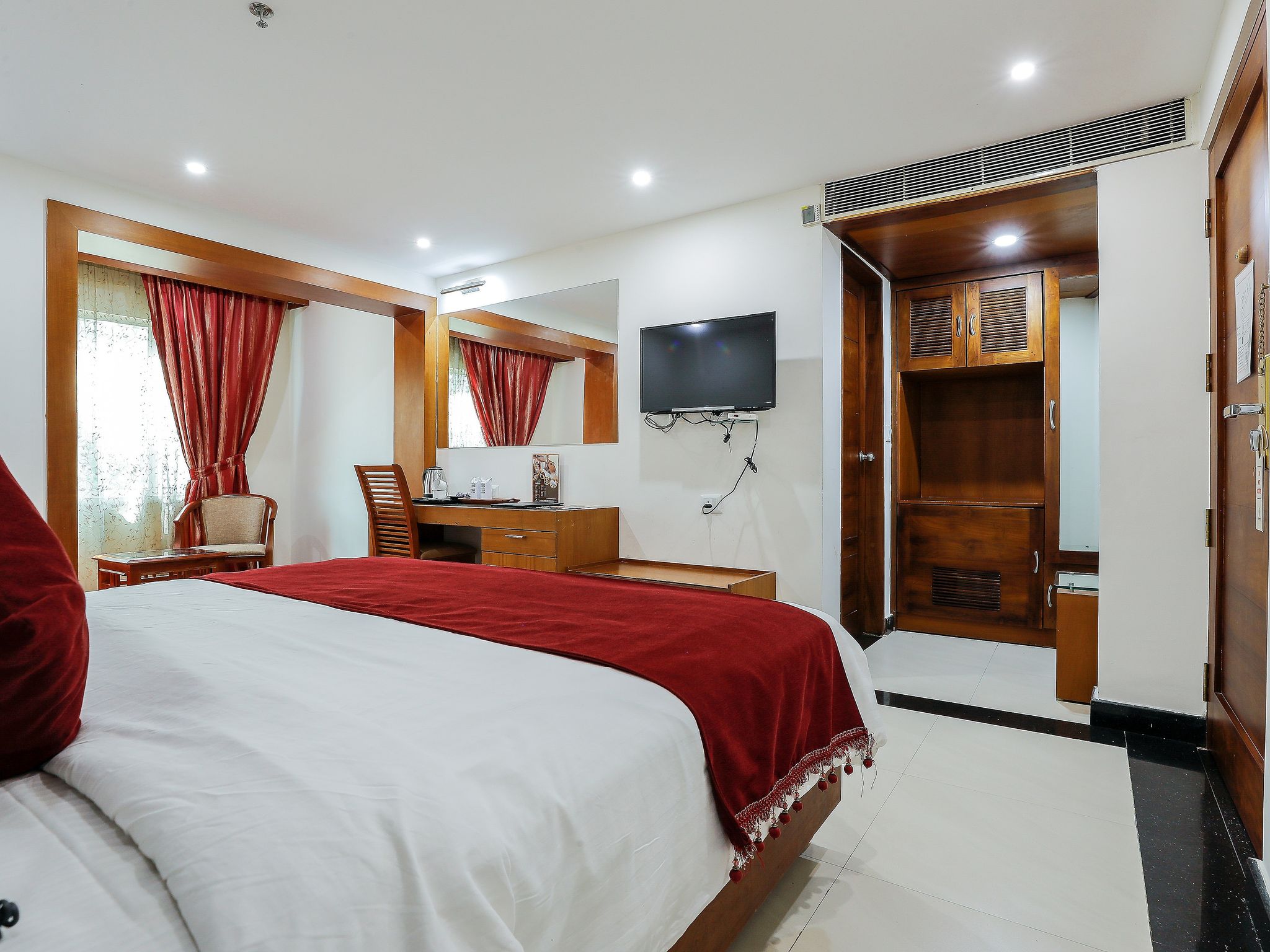 Hill Palace Hotel & Spa Deluxe Room 2