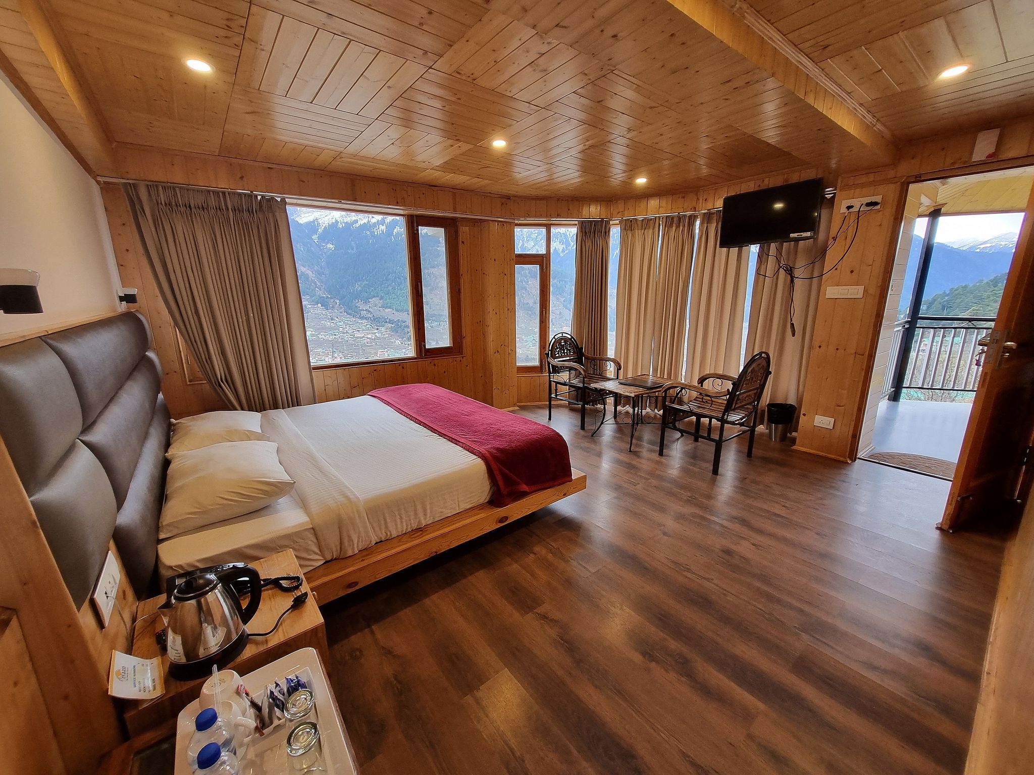 Premium Room with private balcony and centrally heated (Snow Capped Mountains and whole Manali View)