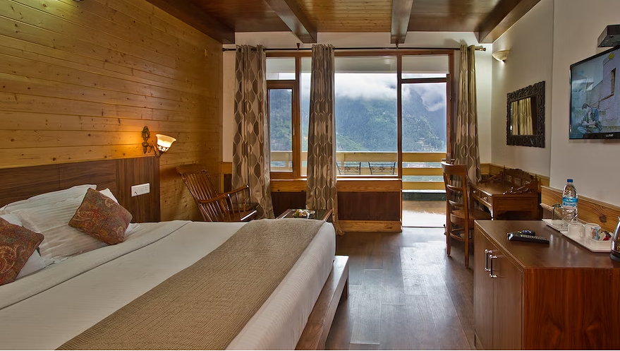 Vivaan - The Sun Rise Resort  Deluxe Room with balcony (Mountains & Manali City View) 4