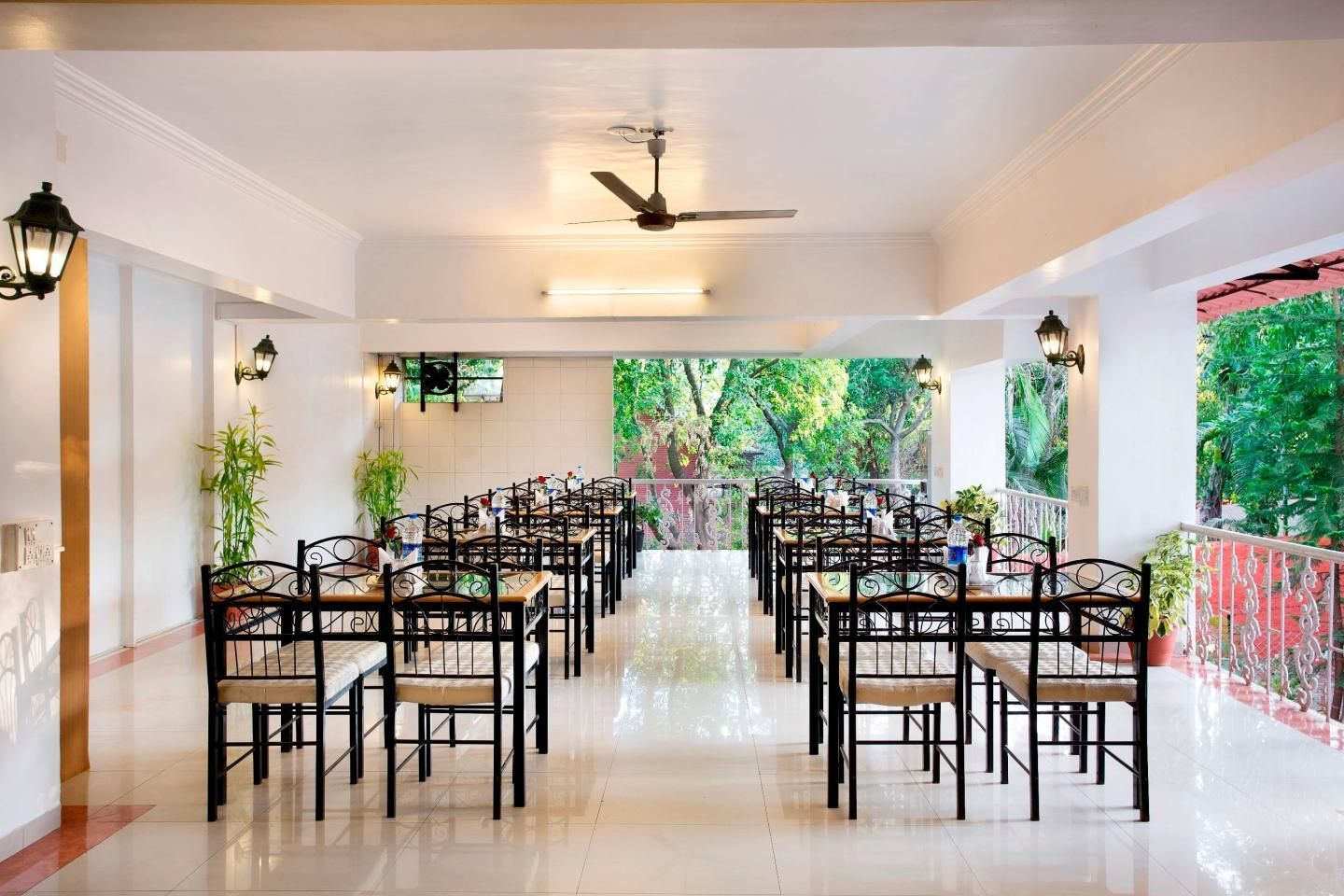 Food & Dining