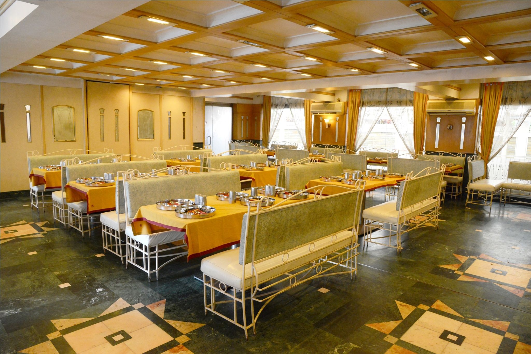 Food & Dining