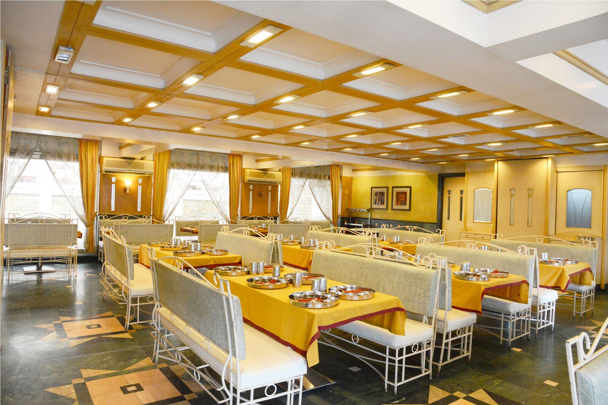 Food & Dining