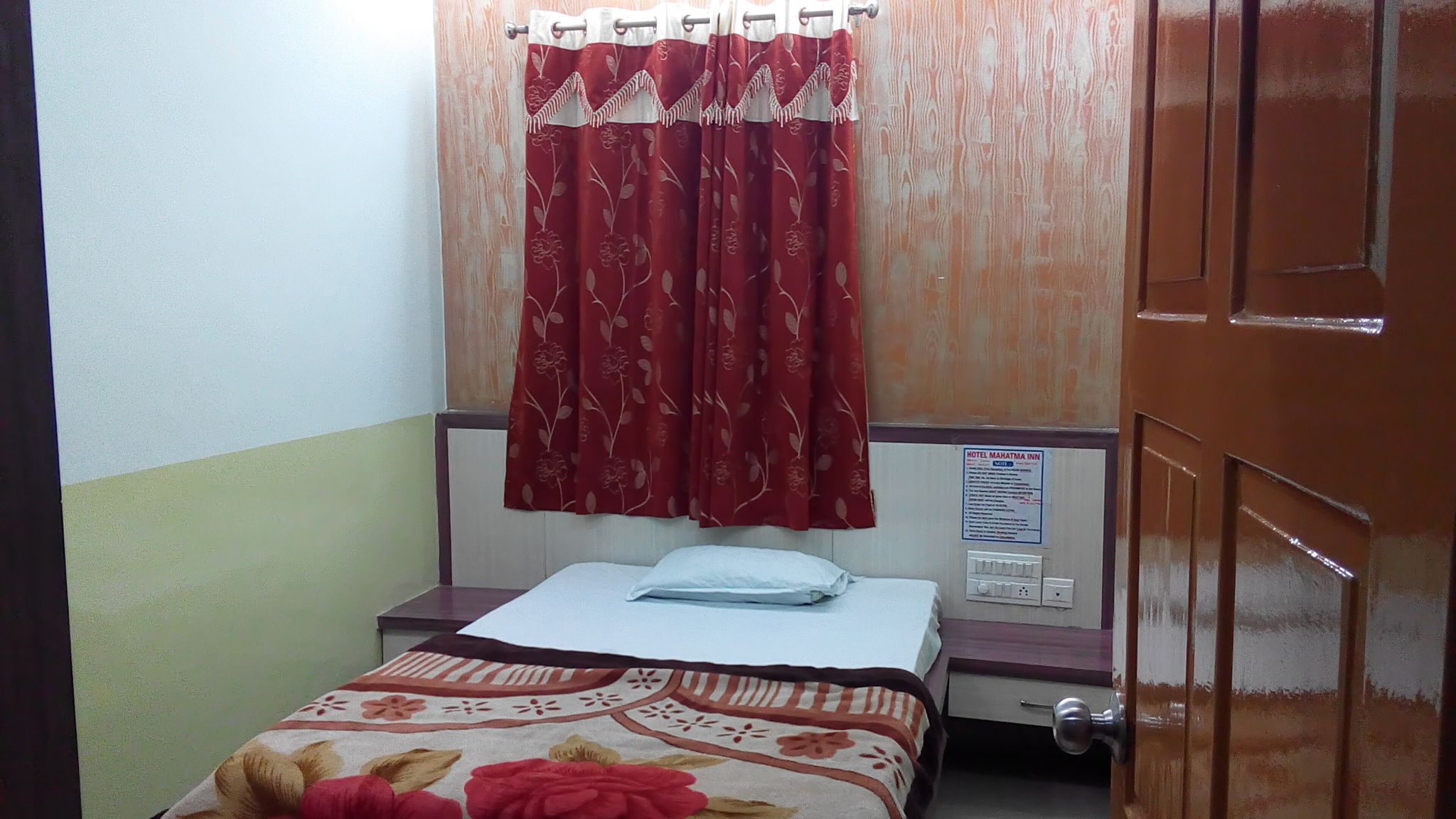 undefined Hotel Mahatma Inn 3