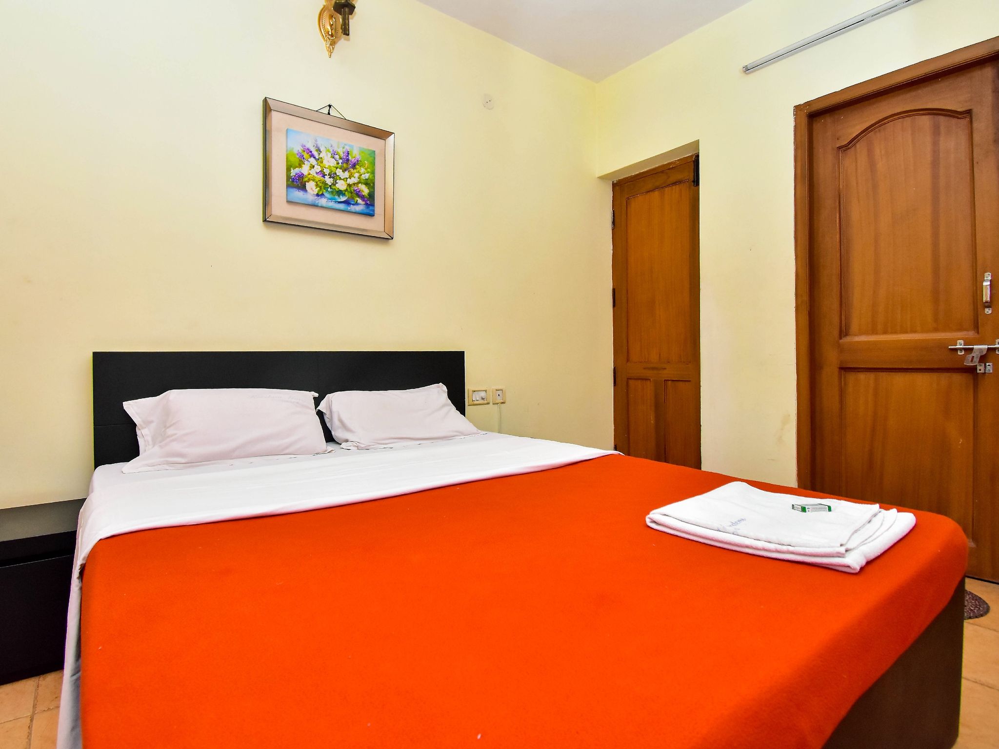 Krishna Gardens Guruvayoor Deluxe Non-AC 2