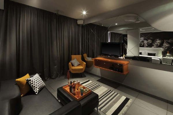 SinQ Party Hotel (No Stags Allowed) Party Cottage 7