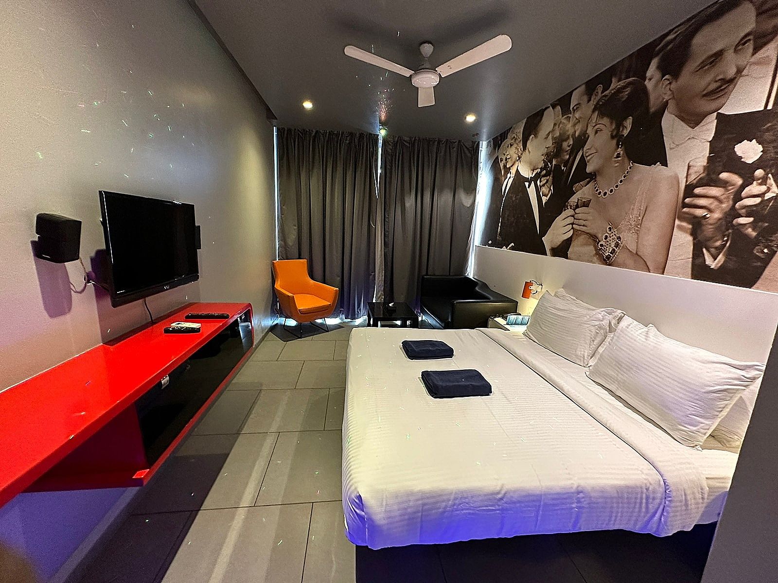 SinQ Party Hotel (No Stags Allowed) Party room 2