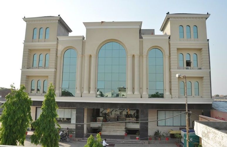 Una Smart Radiant Plaza