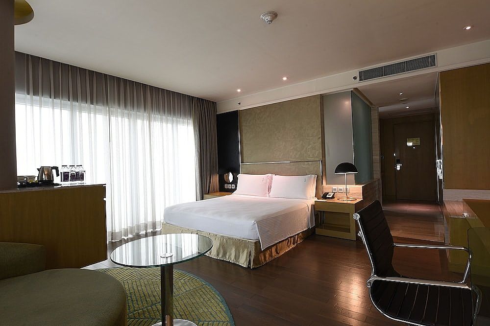 Suite, 1 King Bed, Non Smoking