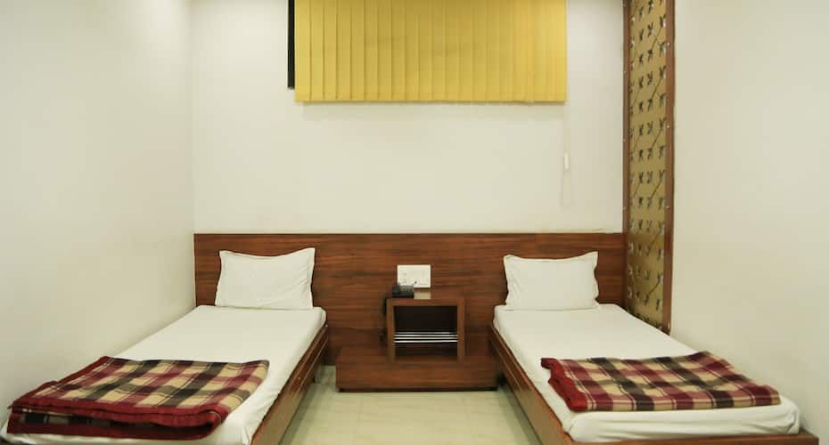 Hotel Dhanshree