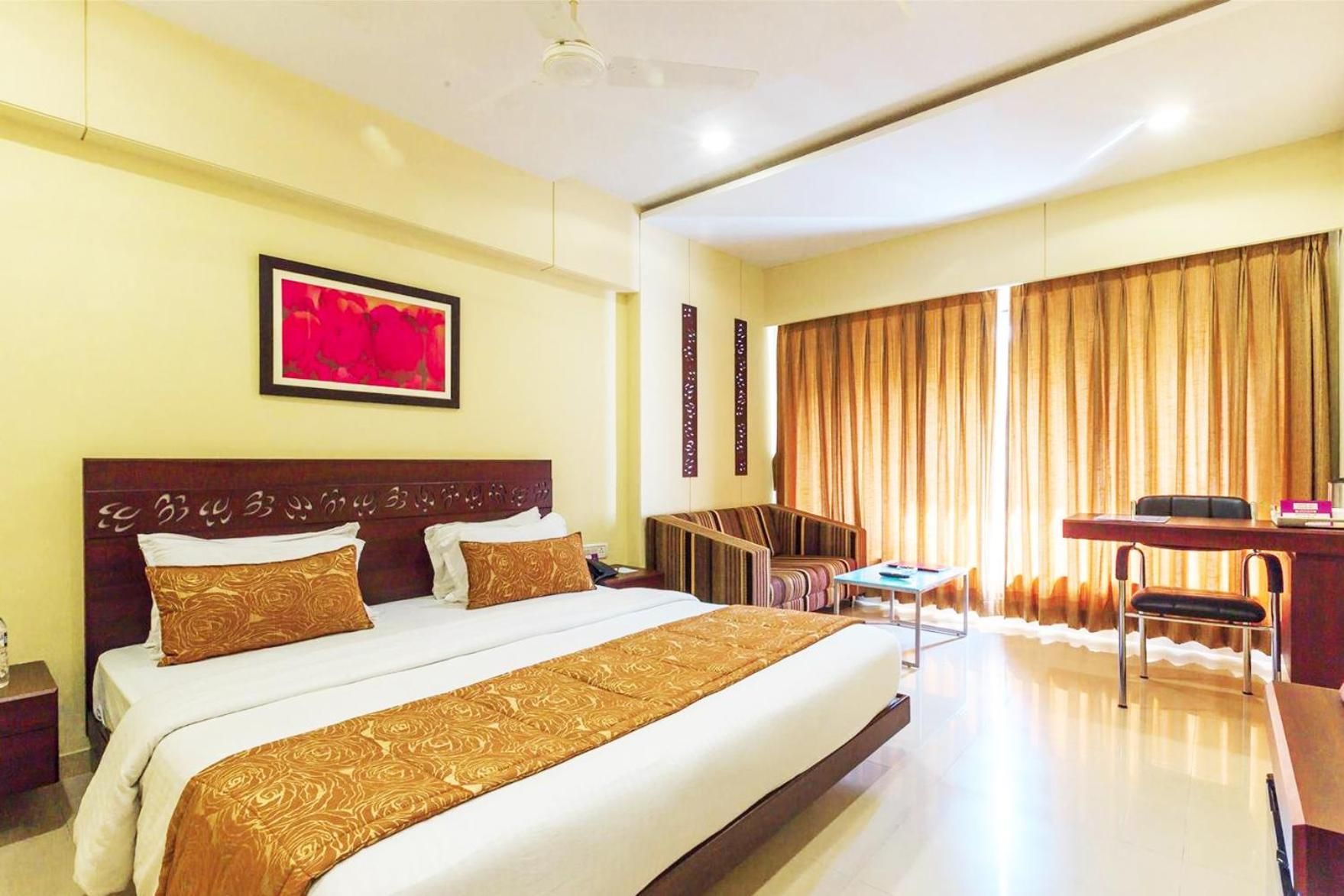 VITS Shalimar Ankleshwar Superior Room 5